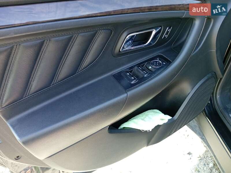 Седан Ford Taurus 2014 в Фастове