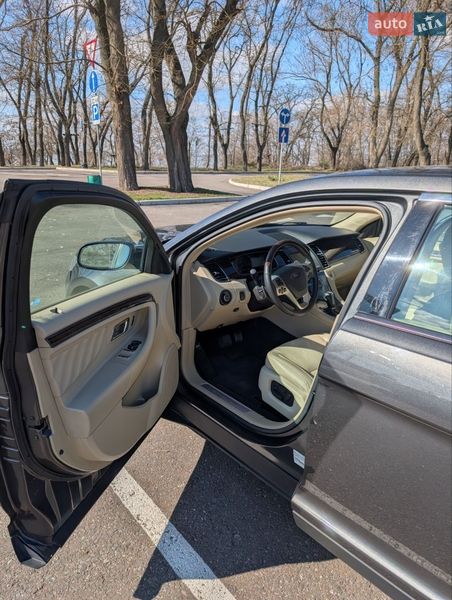 Седан Ford Taurus 2017 в Николаеве