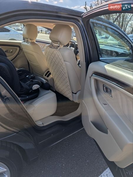 Седан Ford Taurus 2017 в Николаеве