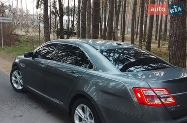 Седан Ford Taurus 2012 в Белогородке