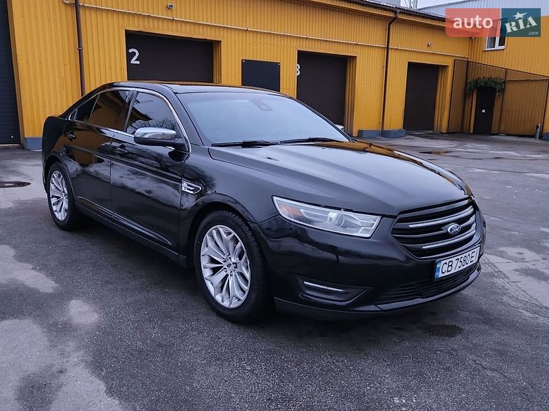 Ford Taurus 2019