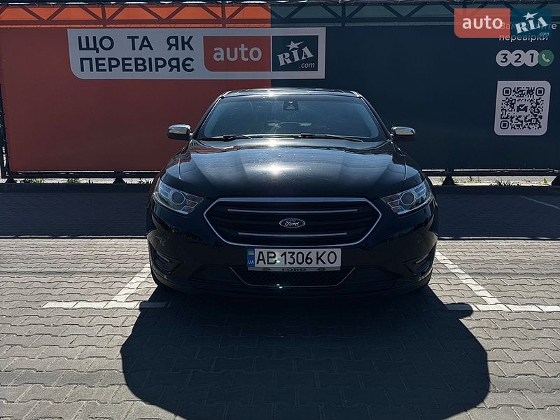 Седан Ford Taurus 2017 в Виннице
