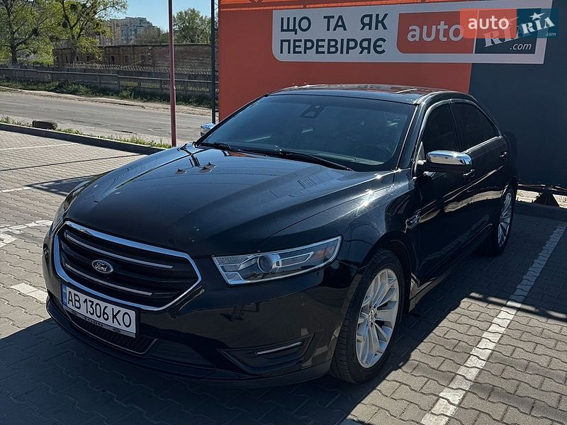 Седан Ford Taurus 2017 в Виннице
