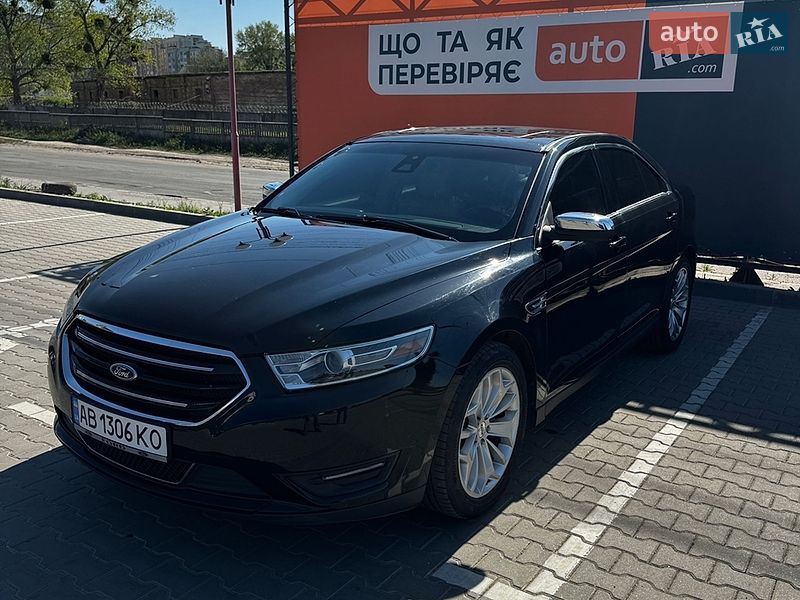Седан Ford Taurus 2017 в Виннице
