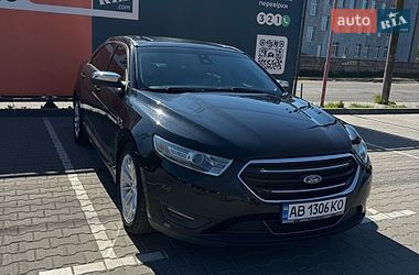 Седан Ford Taurus 2017 в Виннице