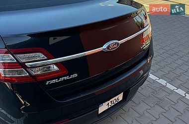 Седан Ford Taurus 2017 в Виннице