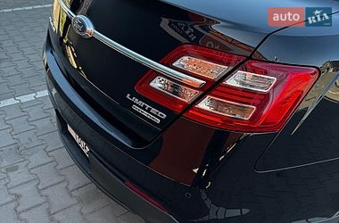 Седан Ford Taurus 2017 в Виннице