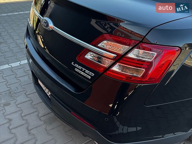 Седан Ford Taurus 2017 в Виннице