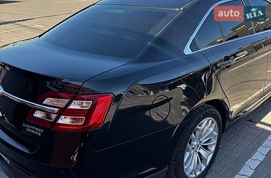 Седан Ford Taurus 2017 в Виннице