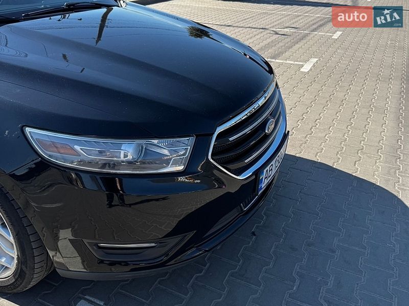 Седан Ford Taurus 2017 в Виннице