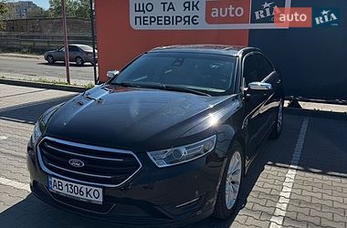Седан Ford Taurus 2017 в Виннице