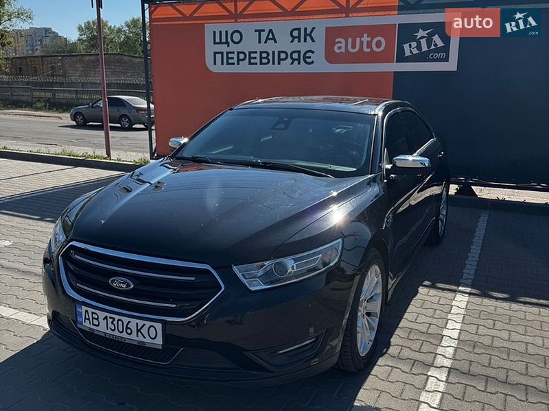 Седан Ford Taurus 2017 в Виннице