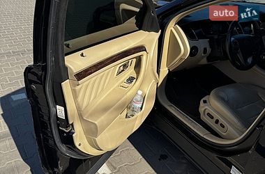 Седан Ford Taurus 2017 в Виннице