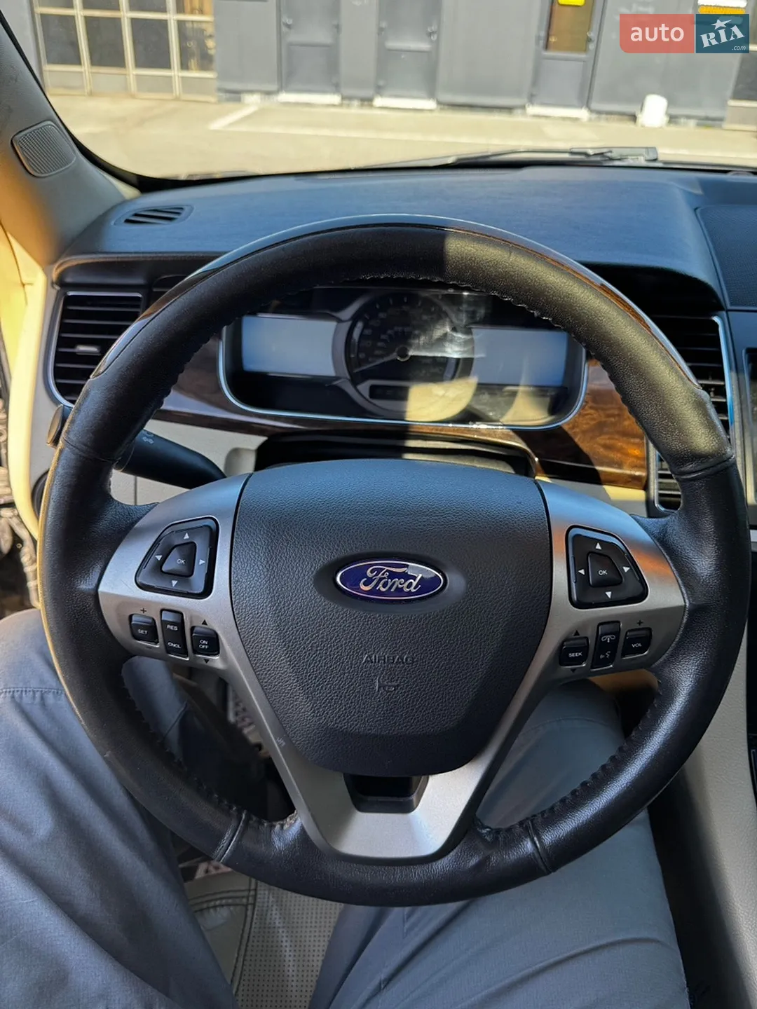 2017 Ford Taurus - мініатюра 29