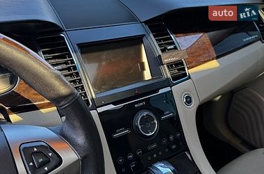 Седан Ford Taurus 2017 в Виннице