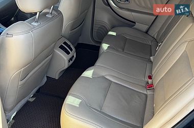 Седан Ford Taurus 2017 в Виннице