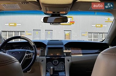 Седан Ford Taurus 2017 в Виннице