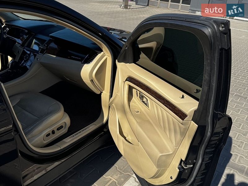 Седан Ford Taurus 2017 в Виннице