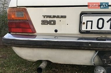 Седан Ford Taurus 1986 в Рава-Руській