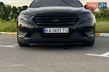 Седан Ford Taurus 2016 в Киеве