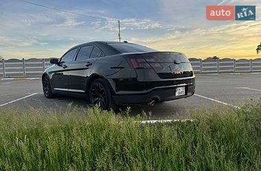 Седан Ford Taurus 2016 в Києві