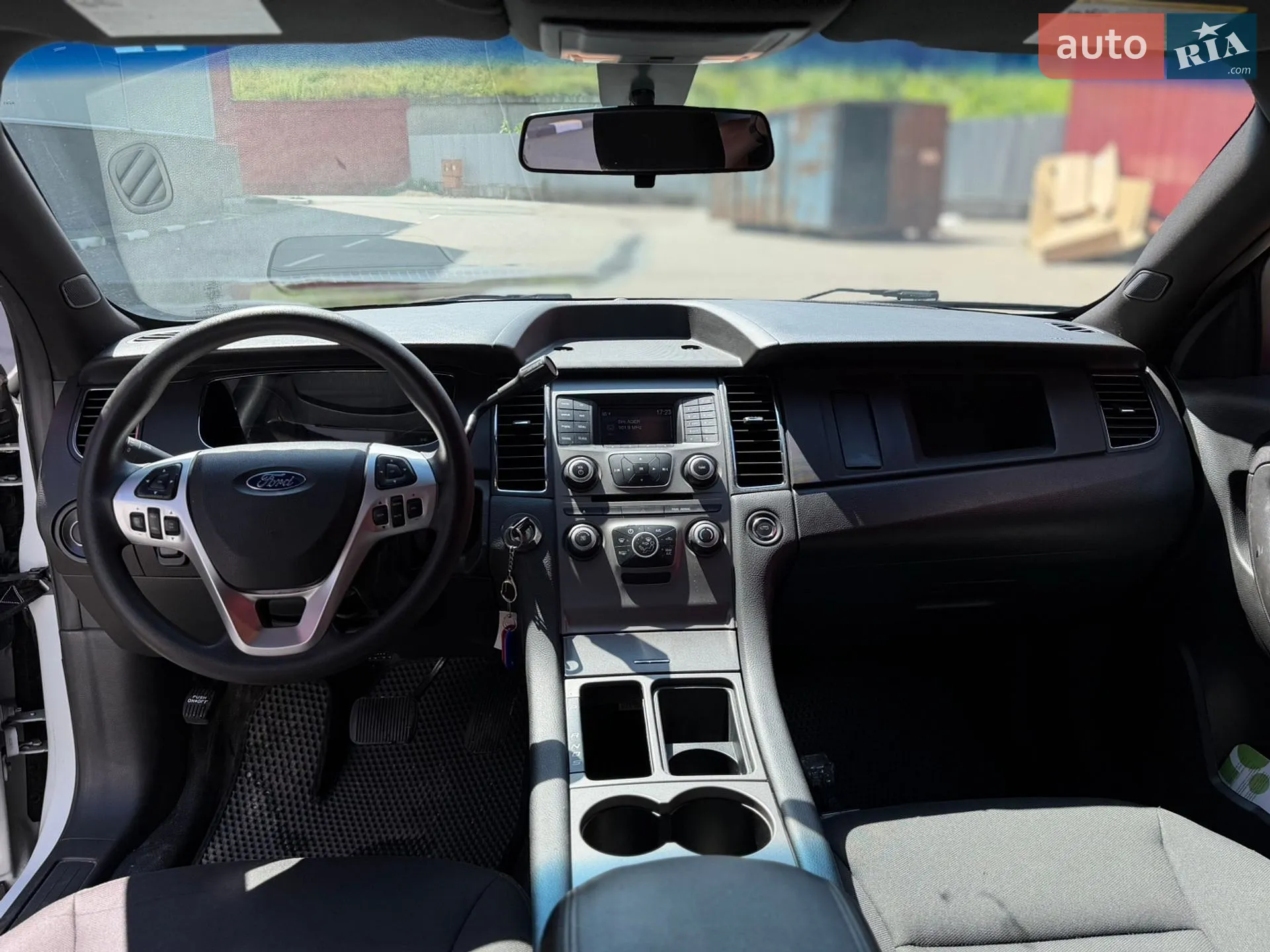 2017 Ford Taurus - мініатюра 9