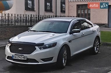Седан Ford Taurus 2016 в Киеве