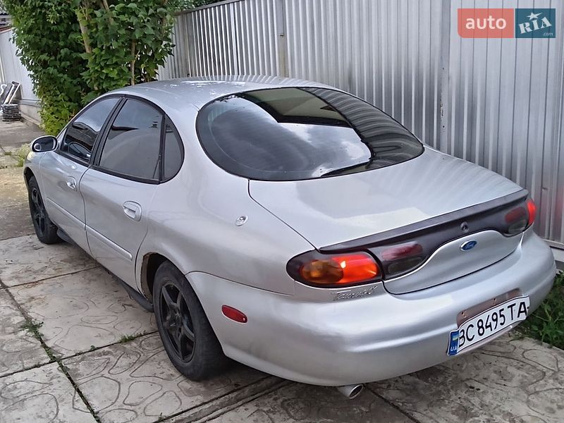 Седан Ford Taurus 1997 в Нововолынске