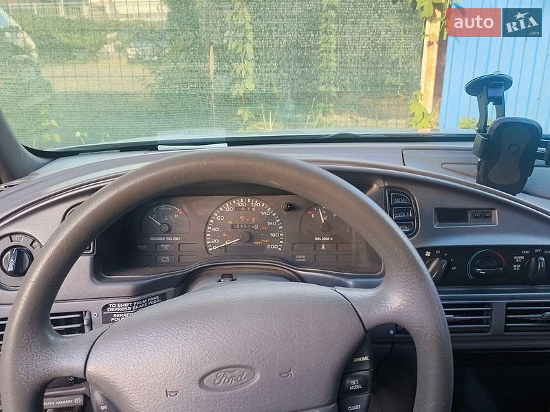 Седан Ford Taurus 1995 в Киеве
