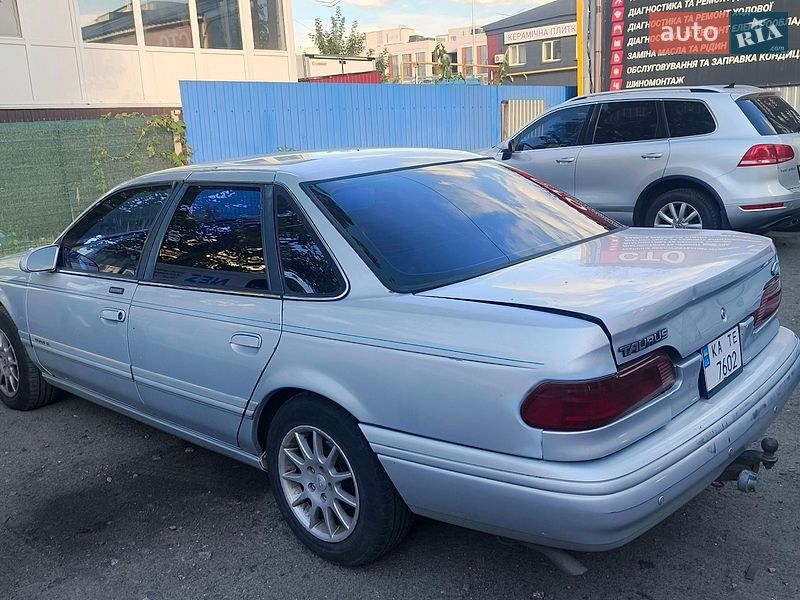 Седан Ford Taurus 1995 в Киеве