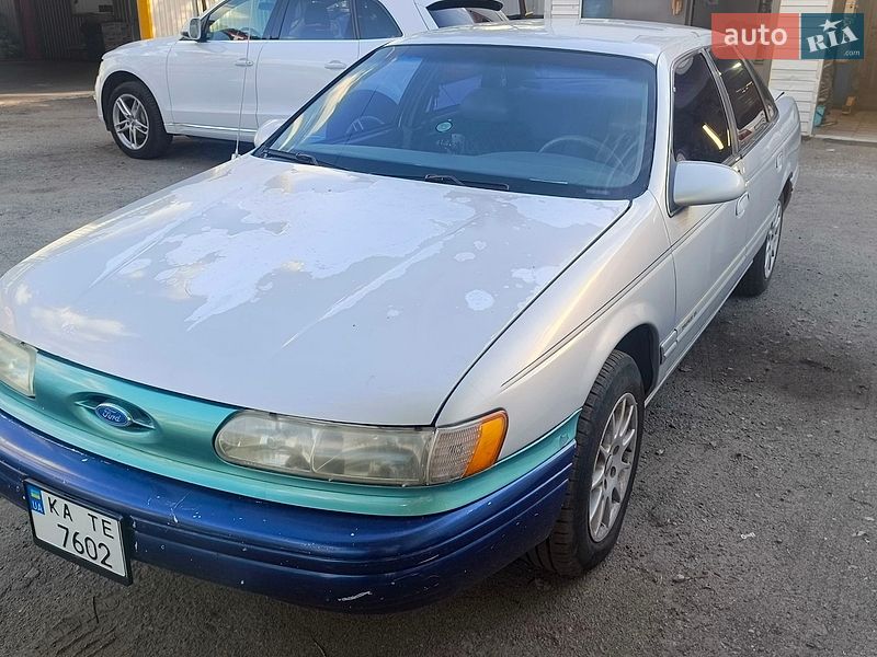Седан Ford Taurus 1995 в Киеве