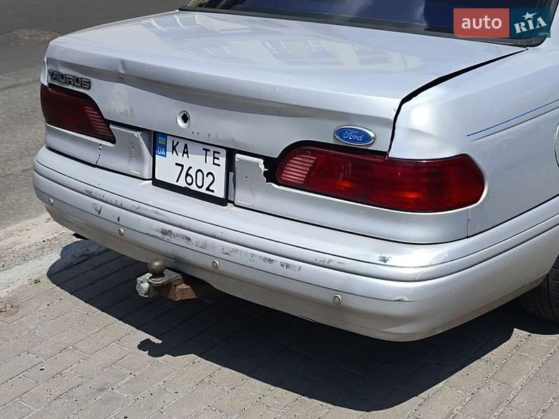 Седан Ford Taurus 1995 в Киеве