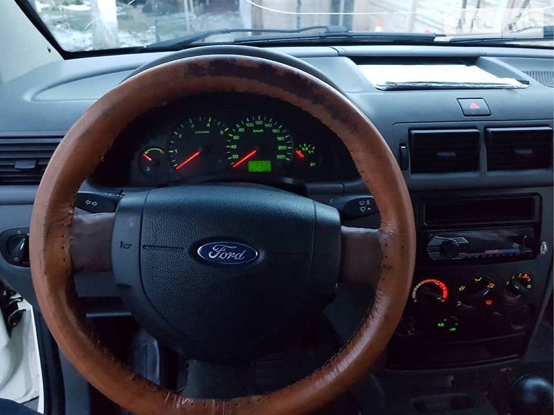 Грузопассажирский фургон Ford Tourneo Connect 2006 в Павлограде