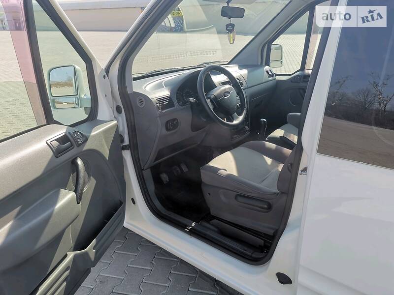 Вантажопасажирський фургон Ford Tourneo Connect 2006 в Чернівцях