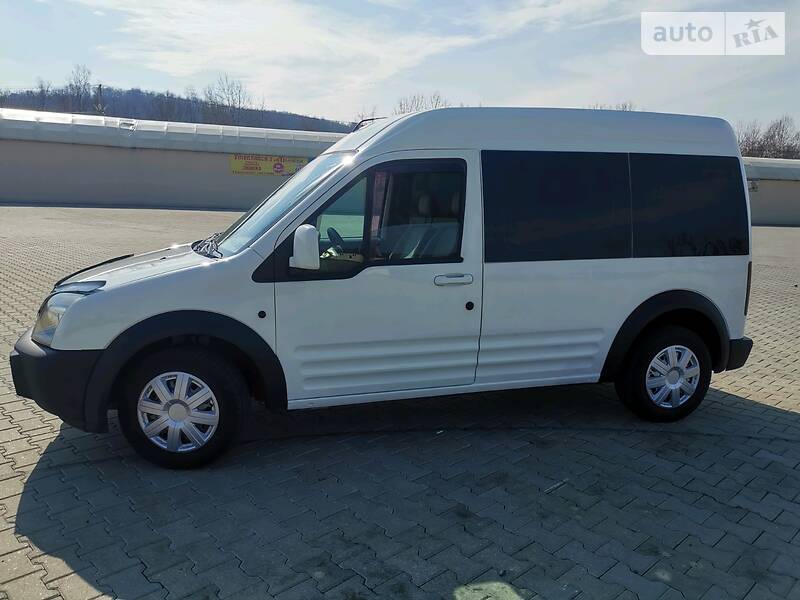 Вантажопасажирський фургон Ford Tourneo Connect 2006 в Чернівцях