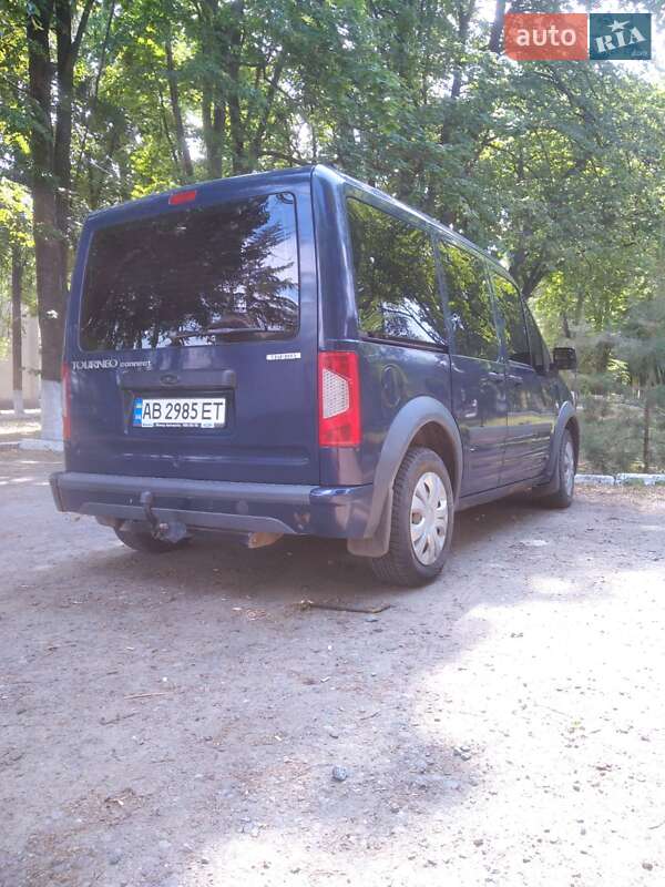 Минивэн Ford Tourneo Connect 2010 в Черновцах