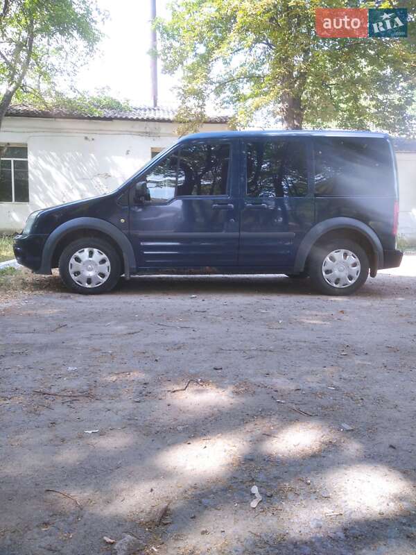 Минивэн Ford Tourneo Connect 2010 в Черновцах