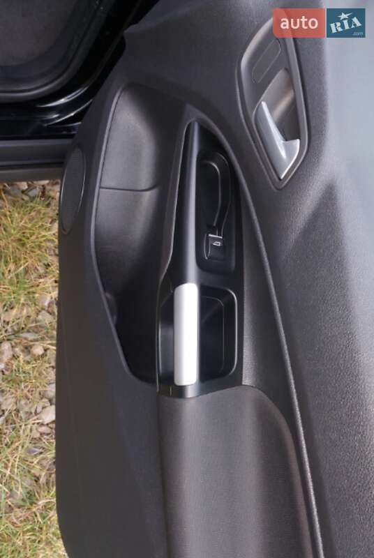 Минивэн Ford Tourneo Connect 2017 в Тысменице фото 20 Минивэн Ford Tourneo Connect 2017 в Тысменице