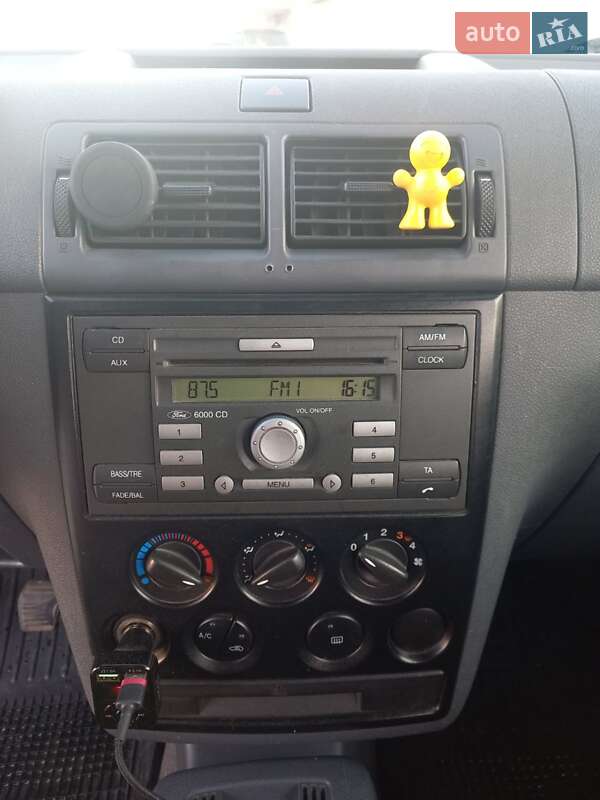 Минивэн Ford Tourneo Connect 2007 в Калуше