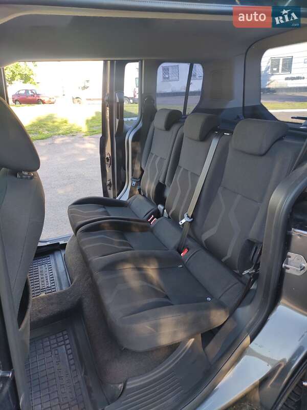 Минивэн Ford Tourneo Connect 2016 в Ровно