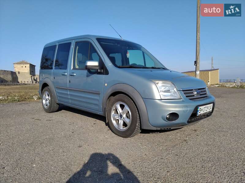 Минивэн Ford Tourneo Connect 2010 в 