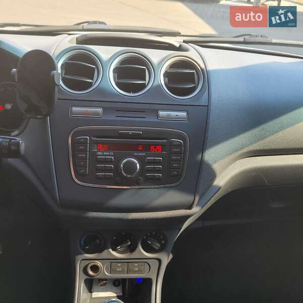 Минивэн Ford Tourneo Connect 2010 в Днепре