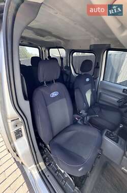 Минивэн Ford Tourneo Connect 2004 в 
