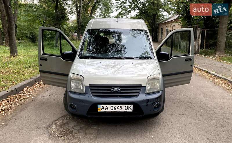 Мінівен Ford Tourneo Connect 2011 в Києві