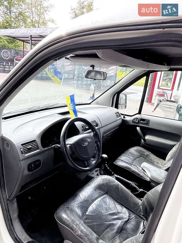 Минивэн Ford Tourneo Connect 2003 в Коростене