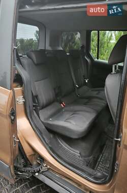 Минивэн Ford Tourneo Connect 2013 в 