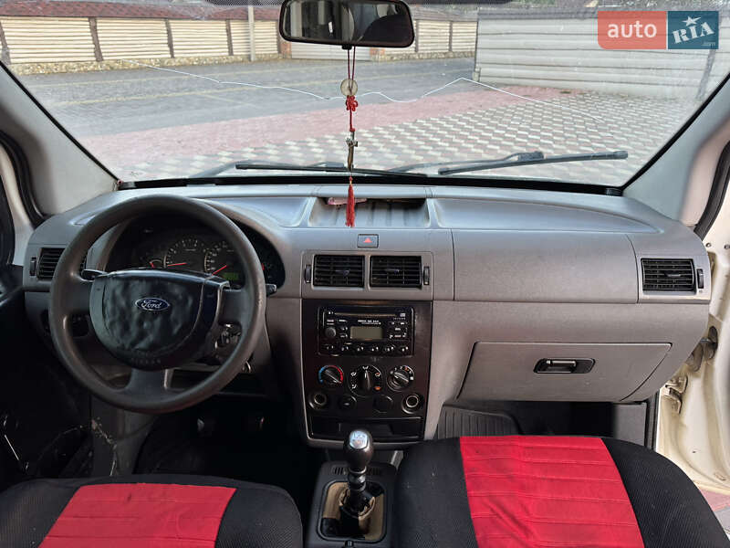 Мінівен Ford Tourneo Connect 2003 в Чернівцях
