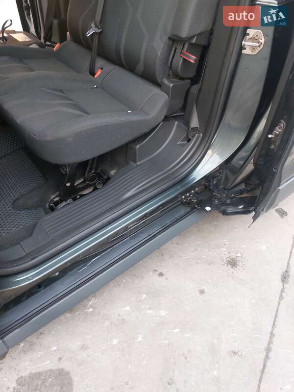 Мінівен Ford Tourneo Connect 2017 в Кропивницькому фото 29 Мінівен Ford Tourneo Connect 2017 в Кропивницькому