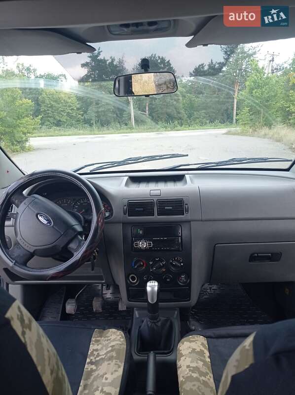 Минивэн Ford Tourneo Connect 2006 в Богуславе