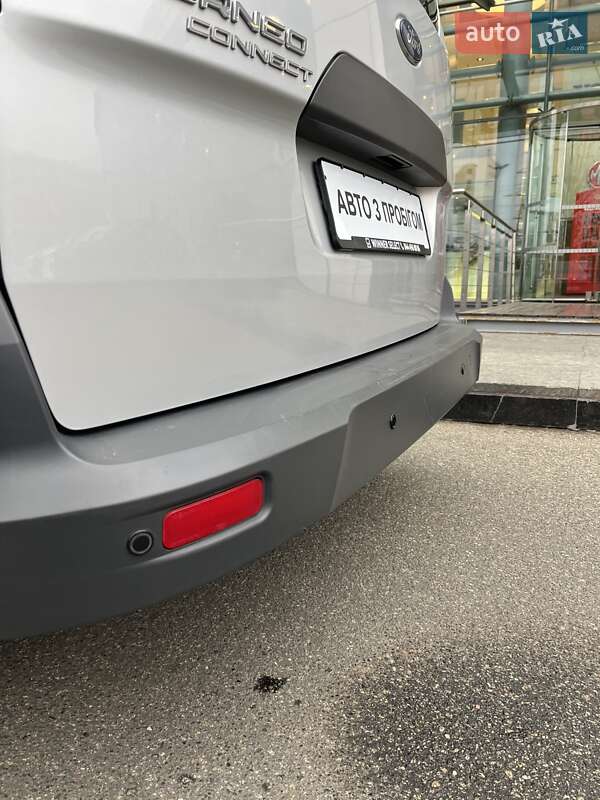 Минивэн Ford Tourneo Connect 2016 в Киеве фото 23 Минивэн Ford Tourneo Connect 2016 в Киеве